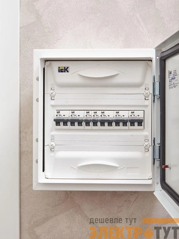 Выключатель автоматический модульный 1п D 32А M06N ARMAT IEK AR-M06N-1-D032