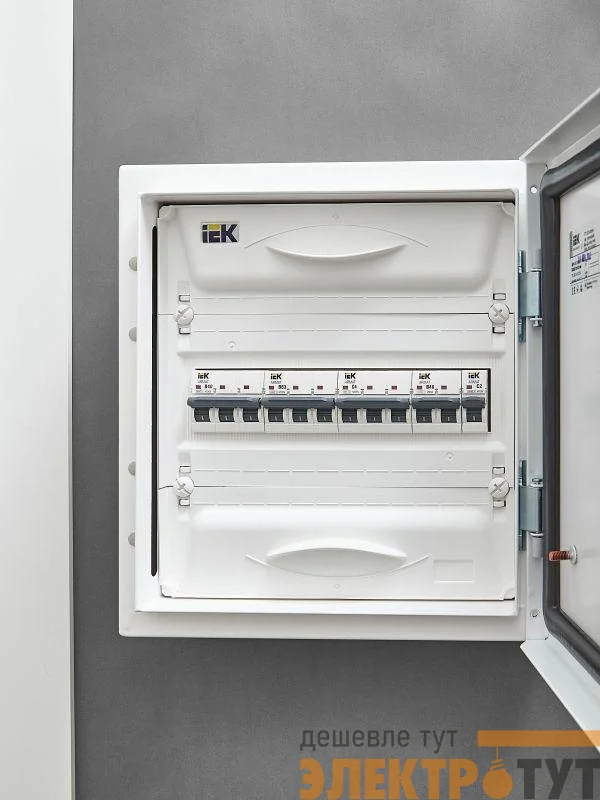 Выключатель автоматический модульный 3п C 4А M06N ARMAT IEK AR-M06N-3-C004