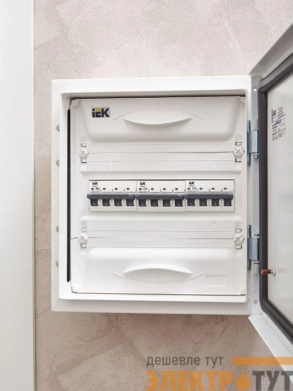 Выключатель автоматический модульный 4п C 10А M06N ARMAT IEK AR-M06N-4-C010