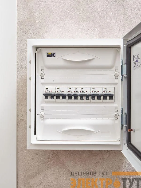 Выключатель автоматический модульный 1п D 4А M06N ARMAT IEK AR-M06N-1-D004