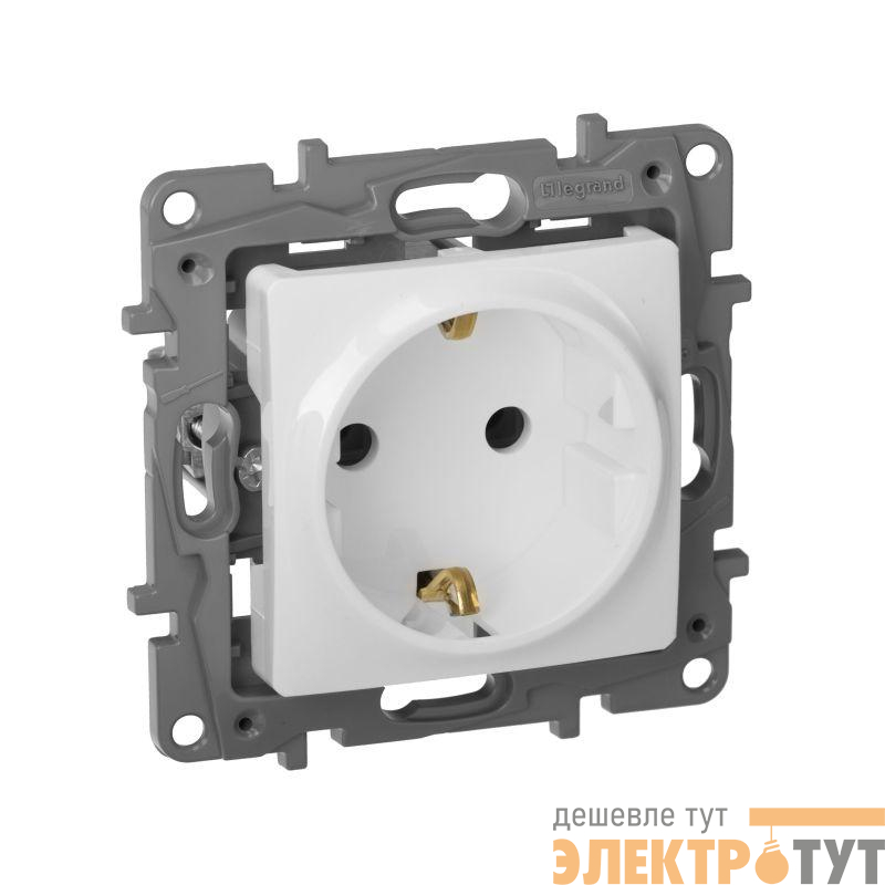 Розетка 1-м СП Etika 16А IP20 250В 2P+E с заземл. немецк. стандарт винтов. клеммы механизм бел. IEK 672221