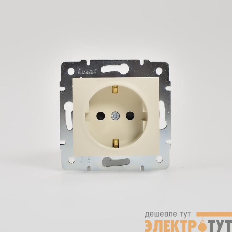 Розетка 1-м СП Karina с заземл. защ. шторки термопласт механизм крем. LEZARD 707-0388-124B